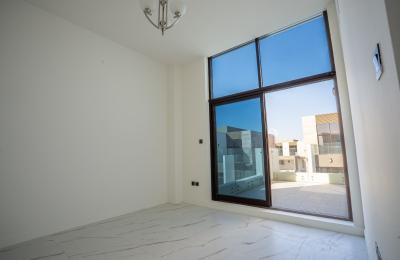 CORNER UNIT | CLOSE TO AMENETIES | MOTIVATED SELLER