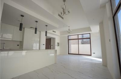 CORNER UNIT | CLOSE TO AMENETIES | MOTIVATED SELLER