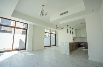 CORNER UNIT | CLOSE TO AMENETIES | MOTIVATED SELLER