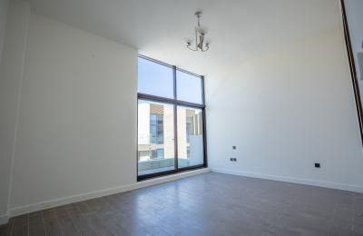 CORNER UNIT | CLOSE TO AMENETIES | MOTIVATED SELLER